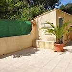 T2 Avec Terrasse Fermee Apercu Calme Colline Proche Plages Almanarre Апартаменты Йер