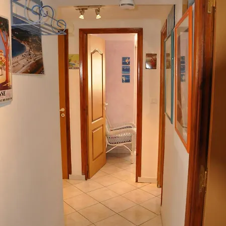 T2 Avec Terrasse Fermee Apercu Calme Colline Proche Plages Almanarre Apartment *