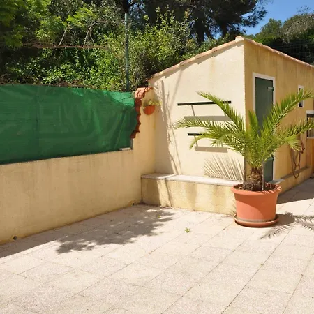 T2 Avec Terrasse Fermee Apercu Calme Colline Proche Plages Almanarre Lägenhet Hyères