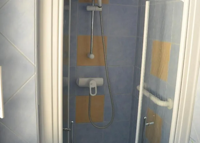 T2 Avec Terrasse Fermee Apercu Calme Colline Proche Plages Almanarre