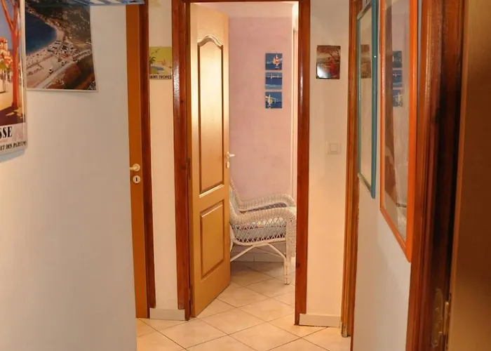 T2 Avec Terrasse Fermee Apercu Calme Colline Proche Plages Almanarre Apartment *