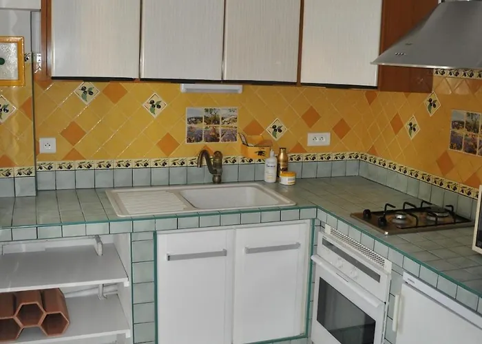 Apartment T2 Avec Terrasse Fermee Apercu Calme Colline Proche Plages Almanarre Hyeres